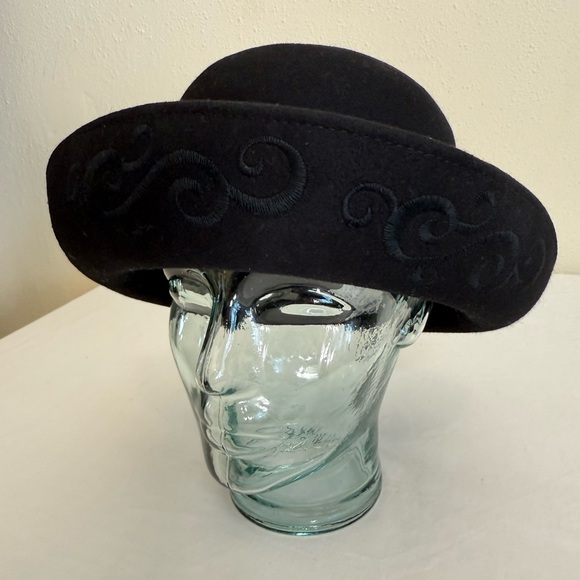 Jennifer Moore VTG 90s Bucket Hat Wool Black Embroidered Blossom Sister Sister - Picture 2 of 8